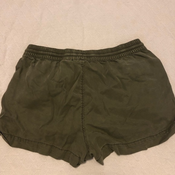 Shorts - Picture 2 of 3